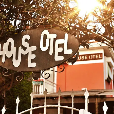 House Butik Hotel 4*