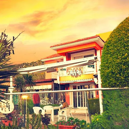 House Butik Hotel 4*